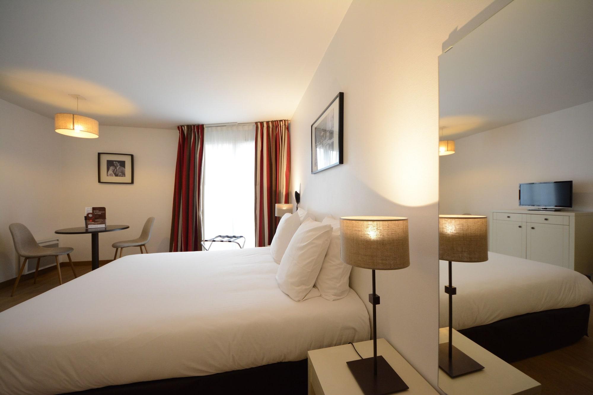 Hotel Cerise Chatou Esterno foto