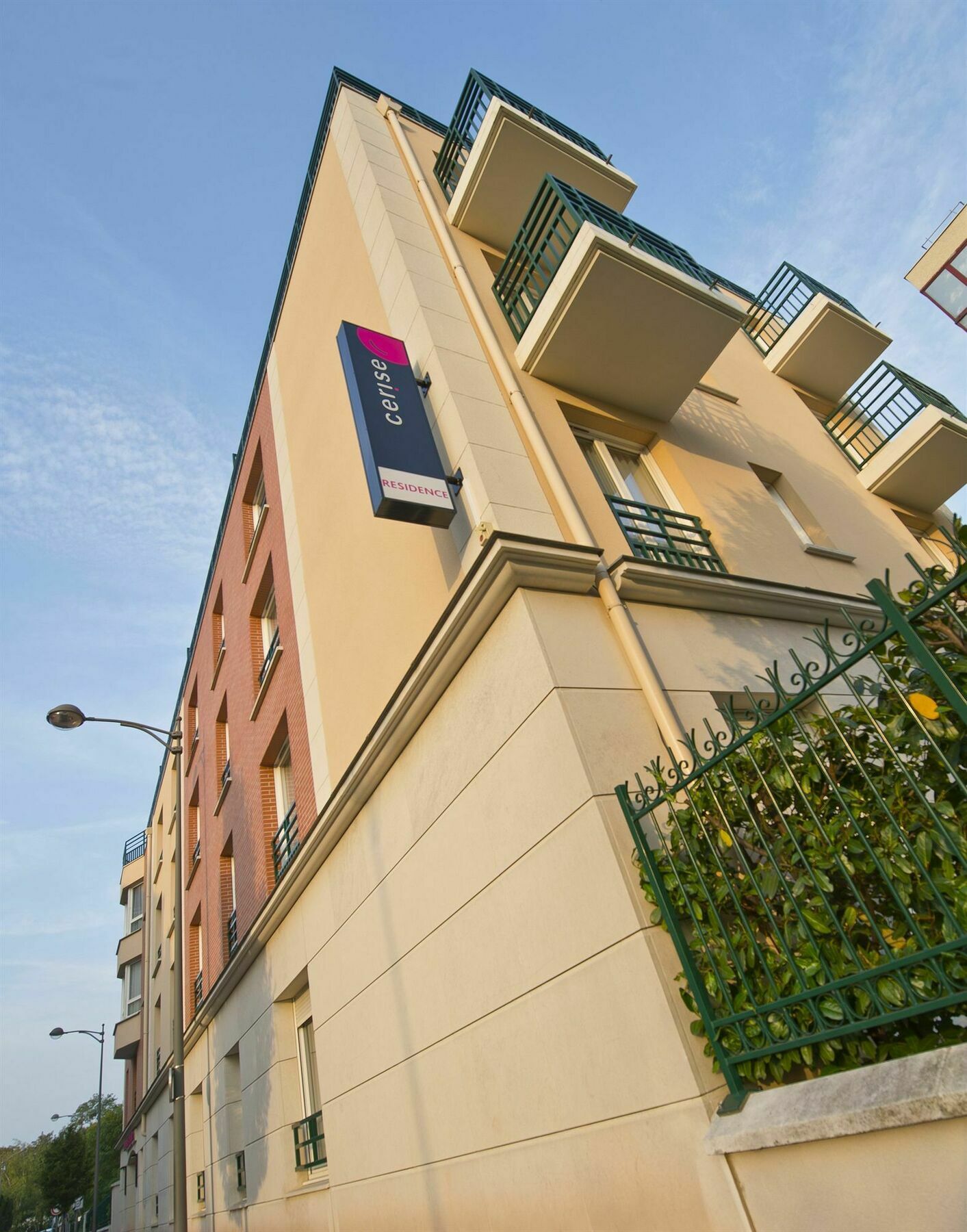 Hotel Cerise Chatou Esterno foto