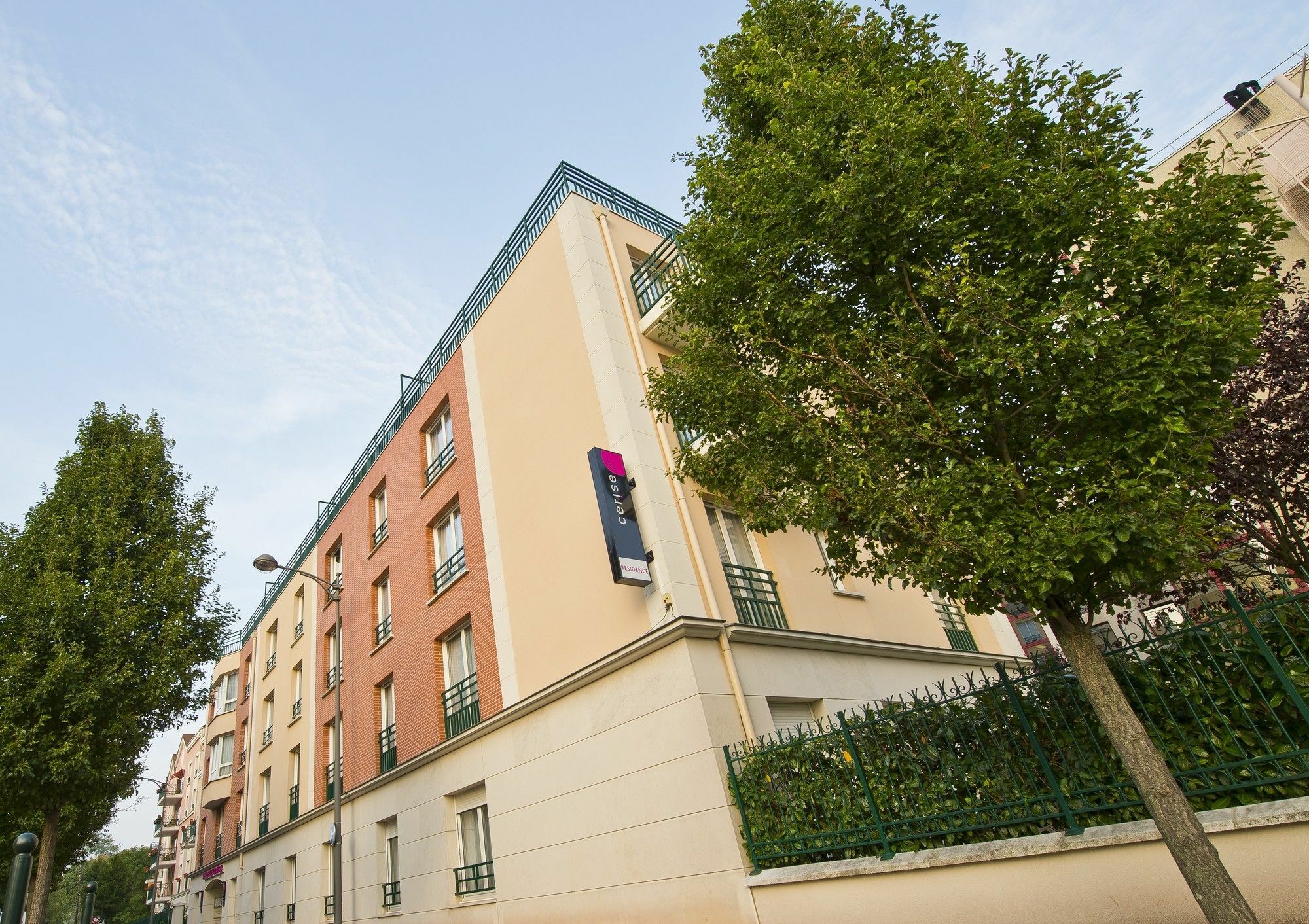 Hotel Cerise Chatou Esterno foto
