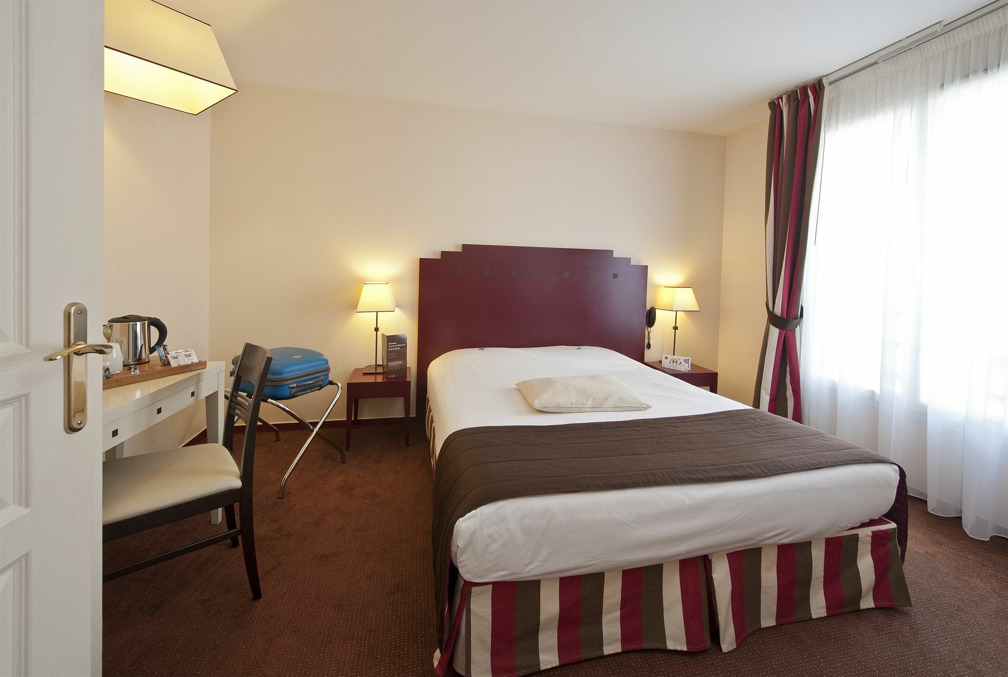 Hotel Cerise Chatou Esterno foto
