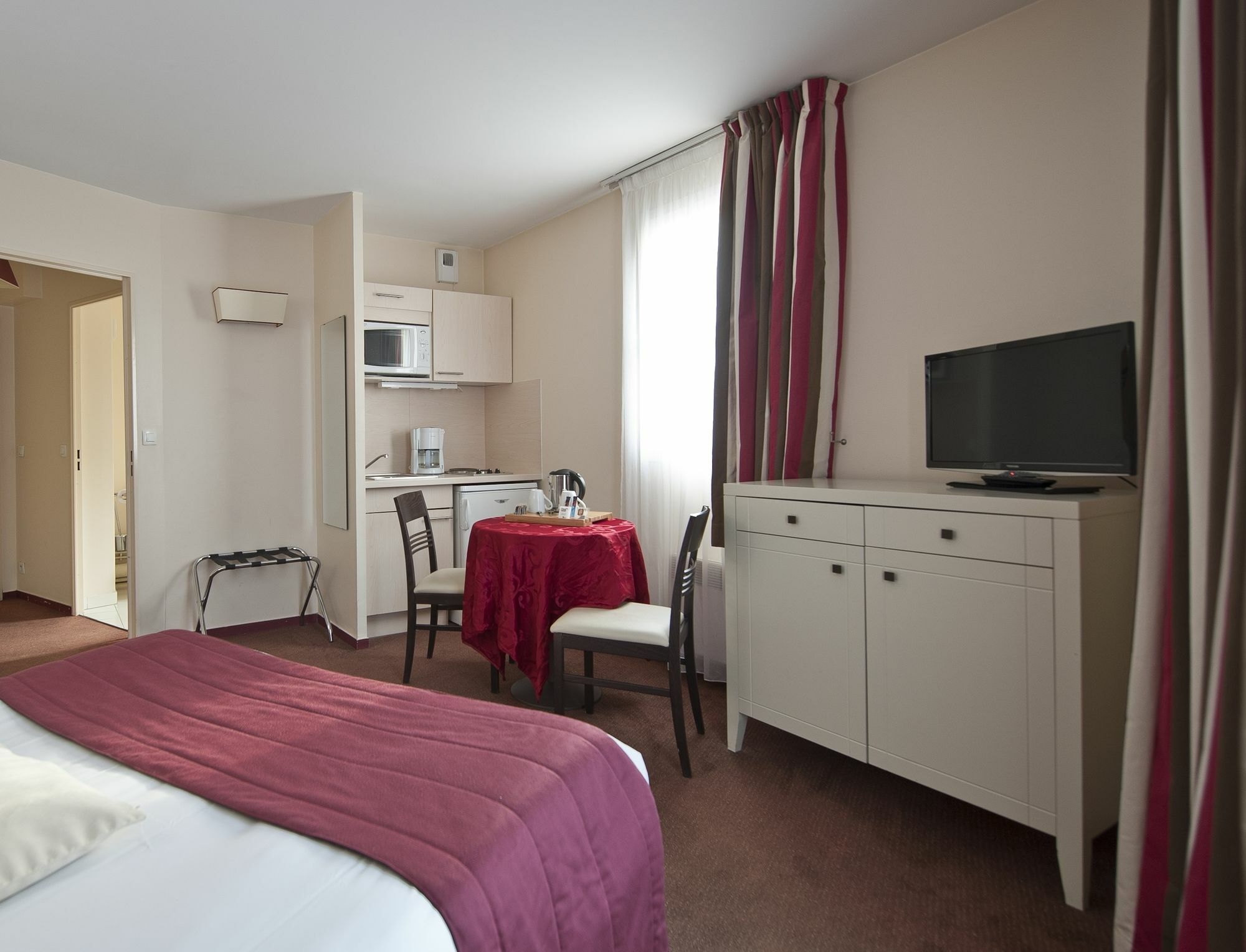 Hotel Cerise Chatou Esterno foto